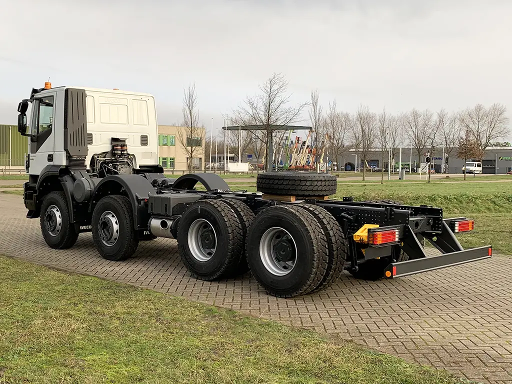 Iveco Trakker AD410T44H-4250 8x4 Chassis Cabin