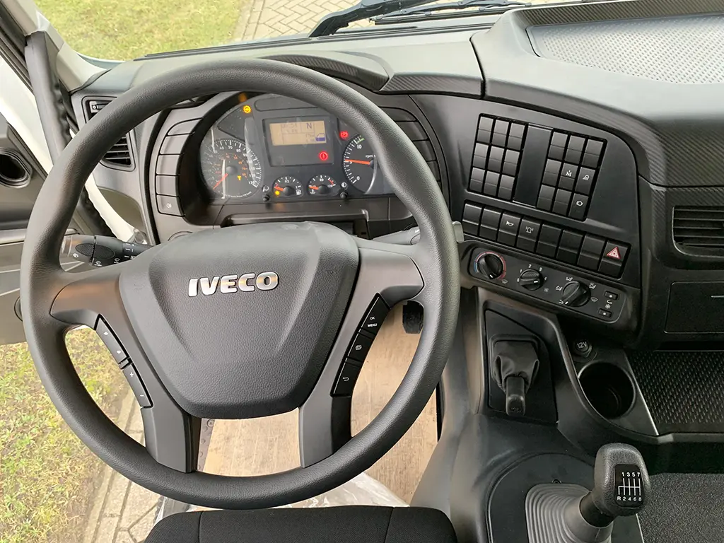 Iveco Trakker AD410T44H-4250 Chassis Cabin 8x4 9