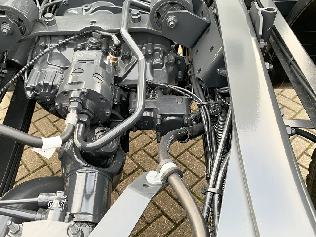 Iveco Trakker AD410T44H-4250 8x4 Chassis Cabin 10