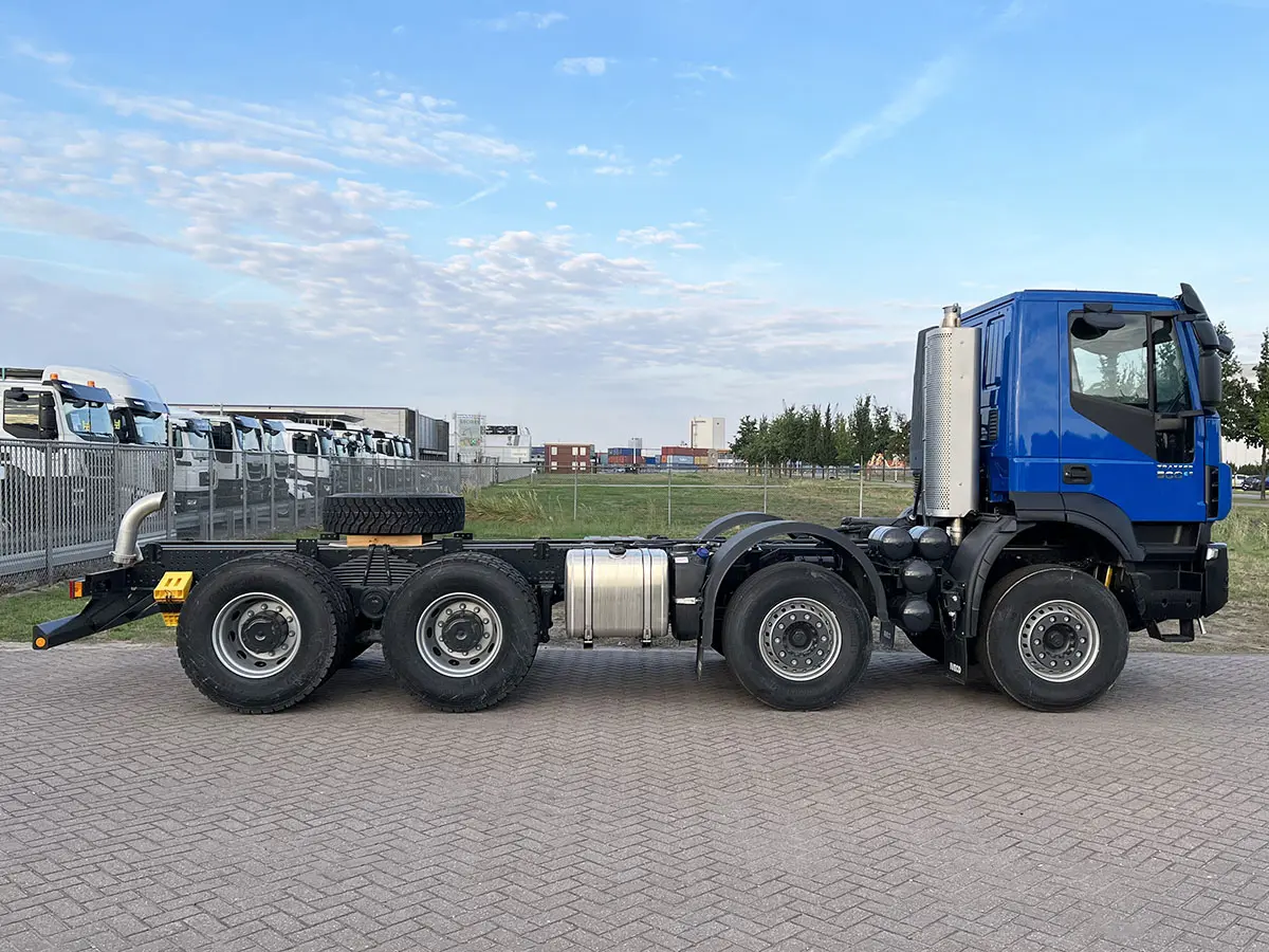 Iveco Trakker AD410T50-4250 Chassis Cabin 8x4 5
