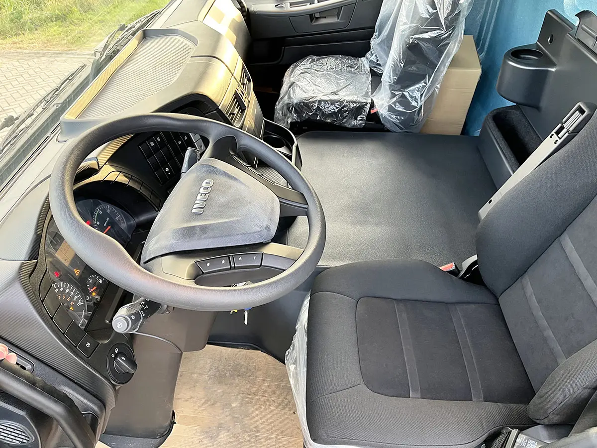 Iveco Trakker AD410T50-4250 Chassis Cabin 8x4 7