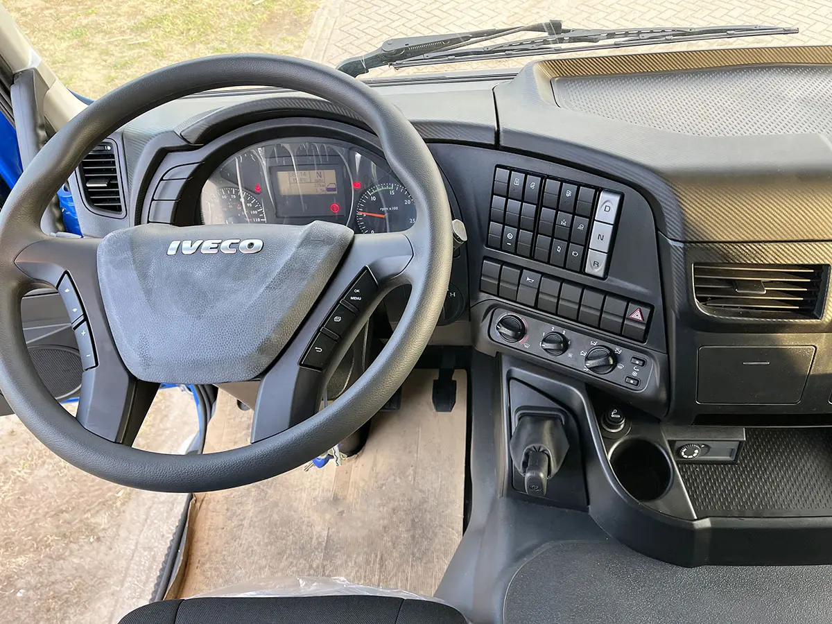 Iveco Trakker AD410T50-4250 Chassis Cabin 8x4 9