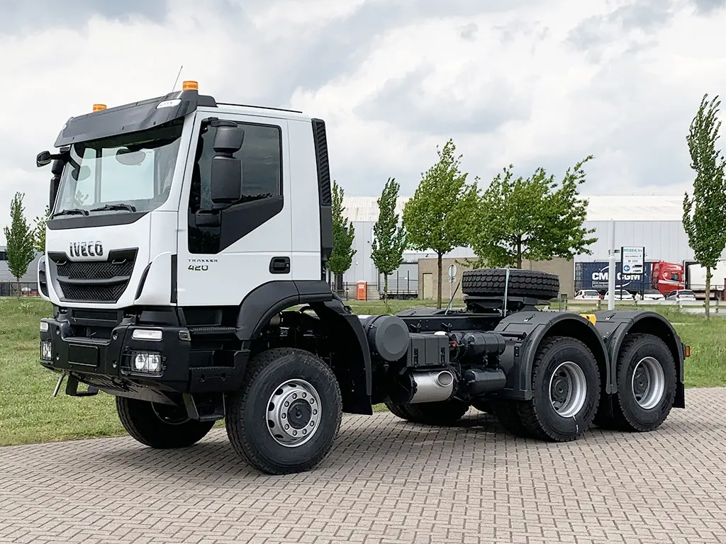 Iveco Trakker AD720T42WTH AT 6x6 Tractor Head