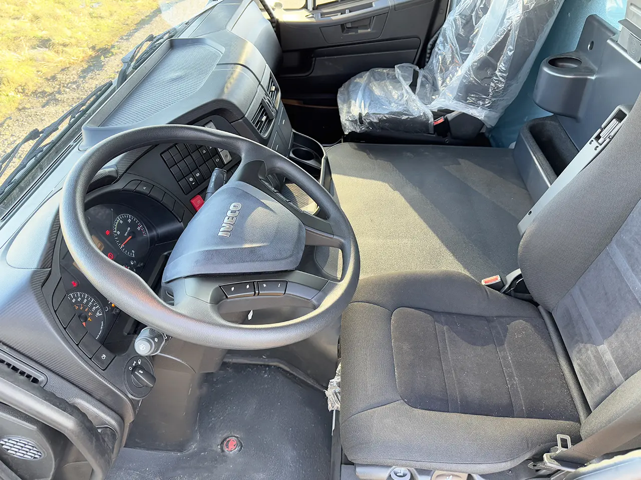 Iveco Trakker AD720T44TH AT ADR Tractor Head 6x4 6