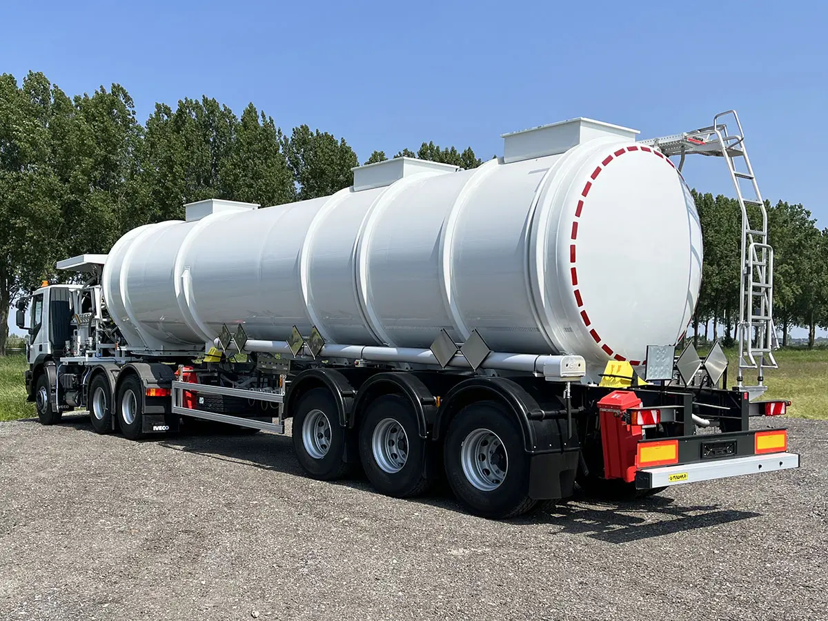 Iveco Trakker AD720T44TH / Magyar SMFF JET-A1 3-Axle Aviation Fuel Tank Trailer 4