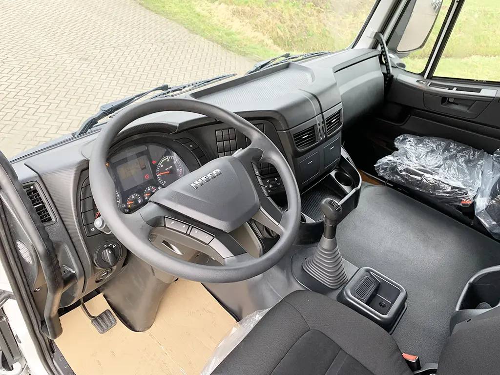 Iveco Trakker AT380T38H-4200 Chassis Cabin 6x4 8