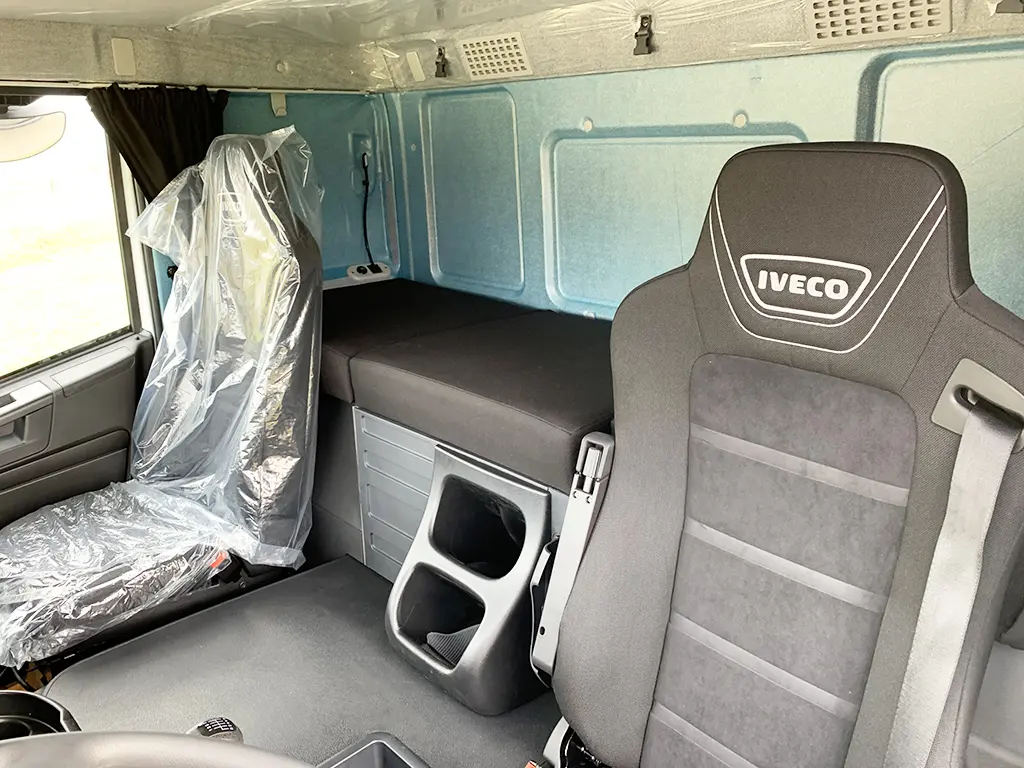 Iveco Trakker AT380T38H-4200 Chassis Cabin 6x4 10