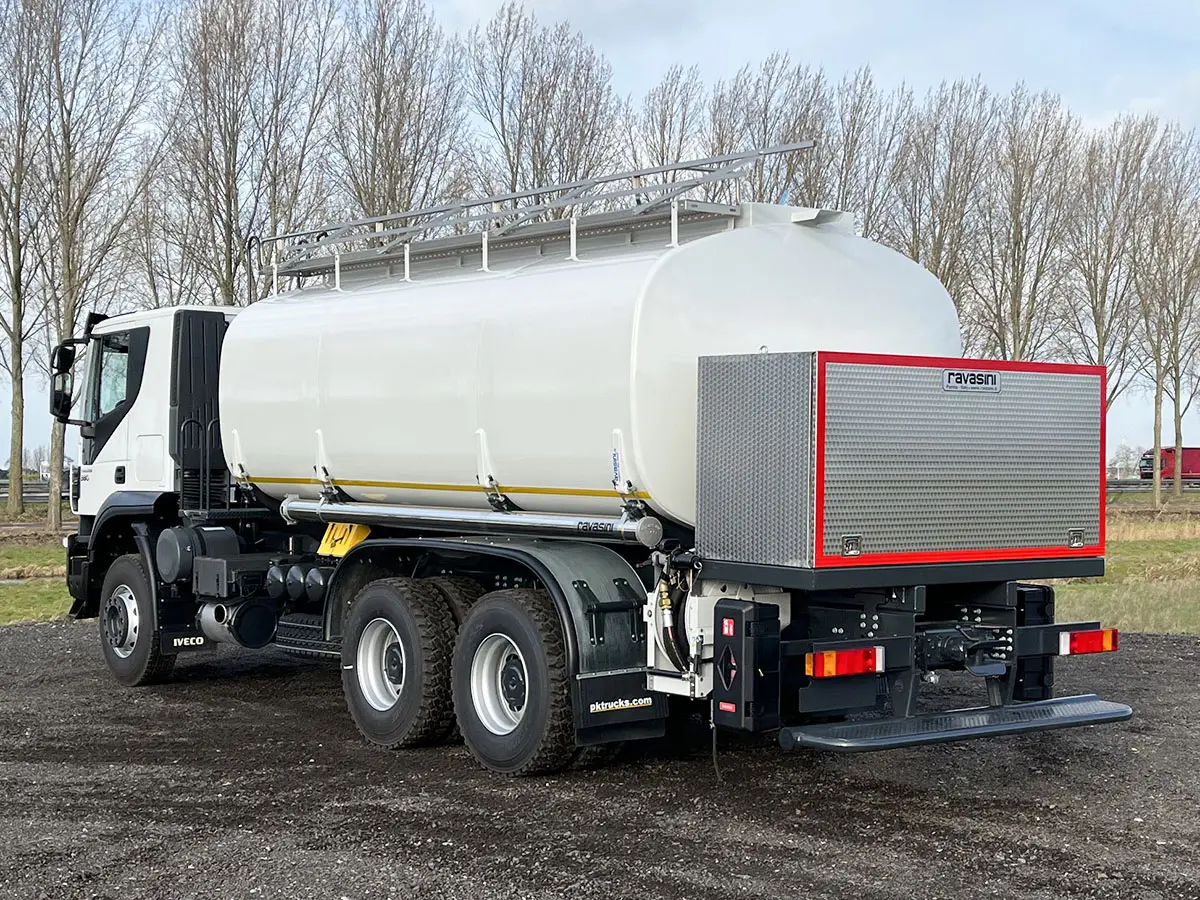Iveco Trakker AT380T38H Camion citerne à carburant 6x4 3