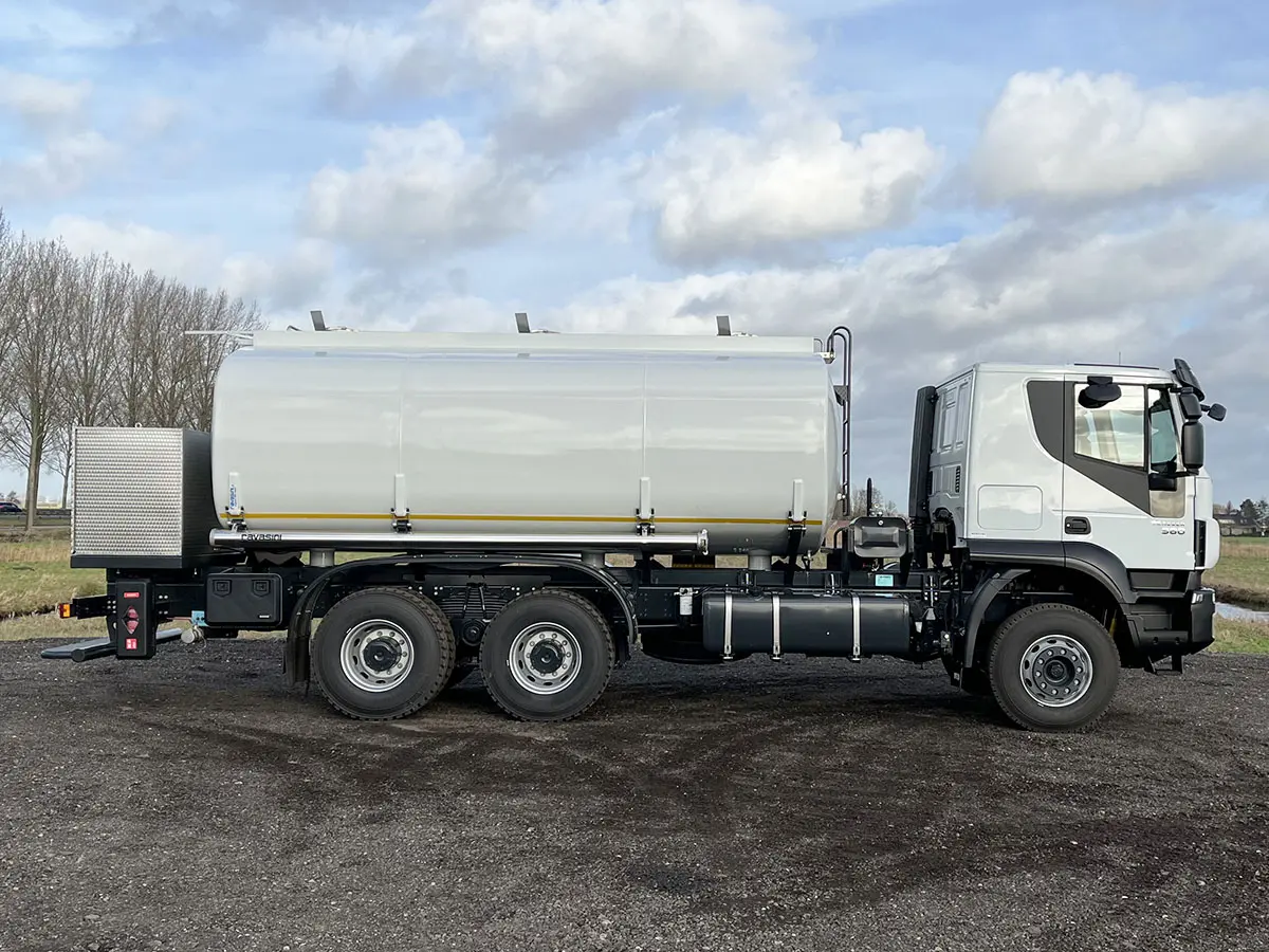 Iveco Trakker AT380T38H Camion citerne à carburant 6x4 5