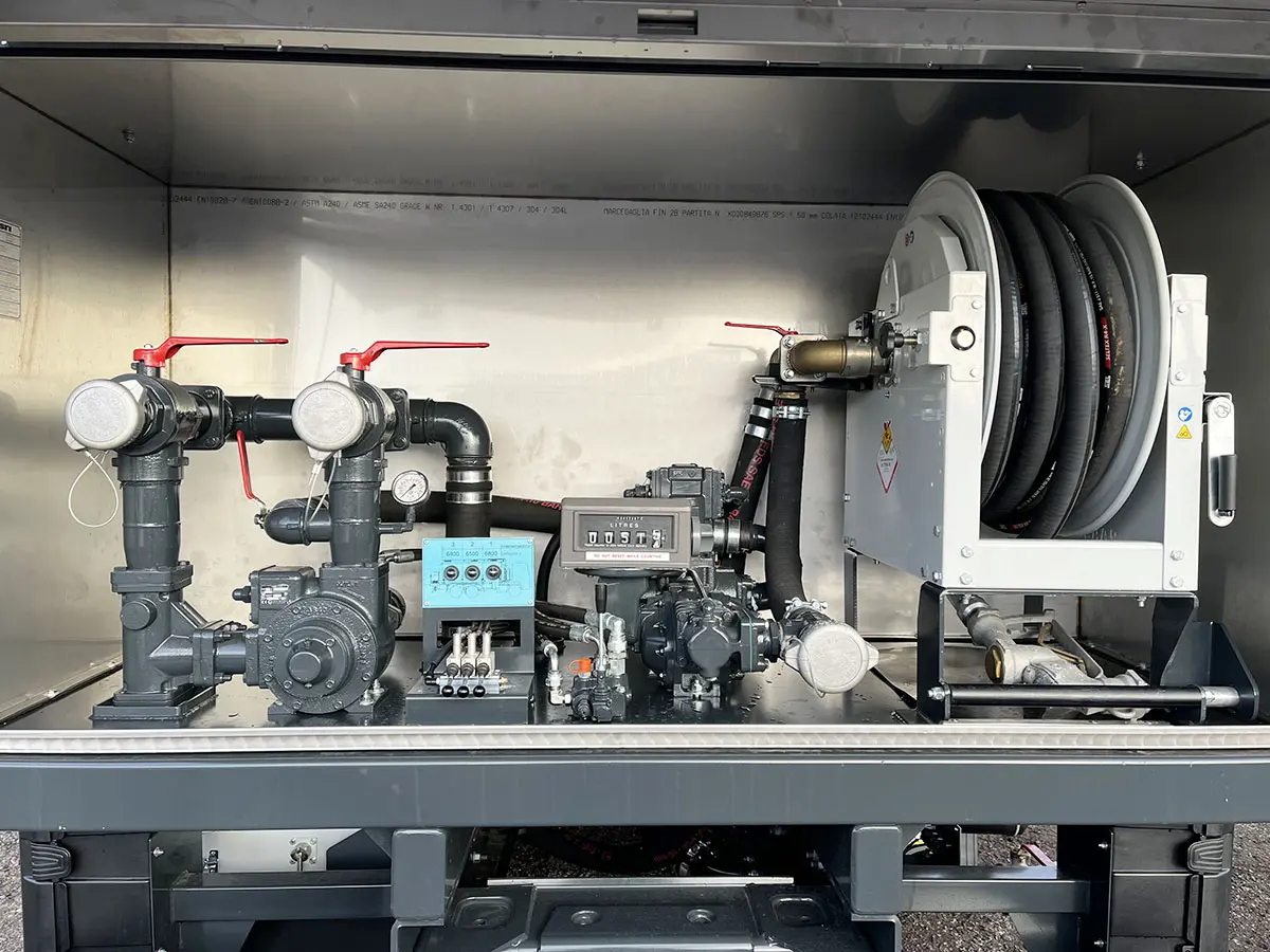 Iveco Trakker AT380T38H 6x4 Fuel Tank Truck 11