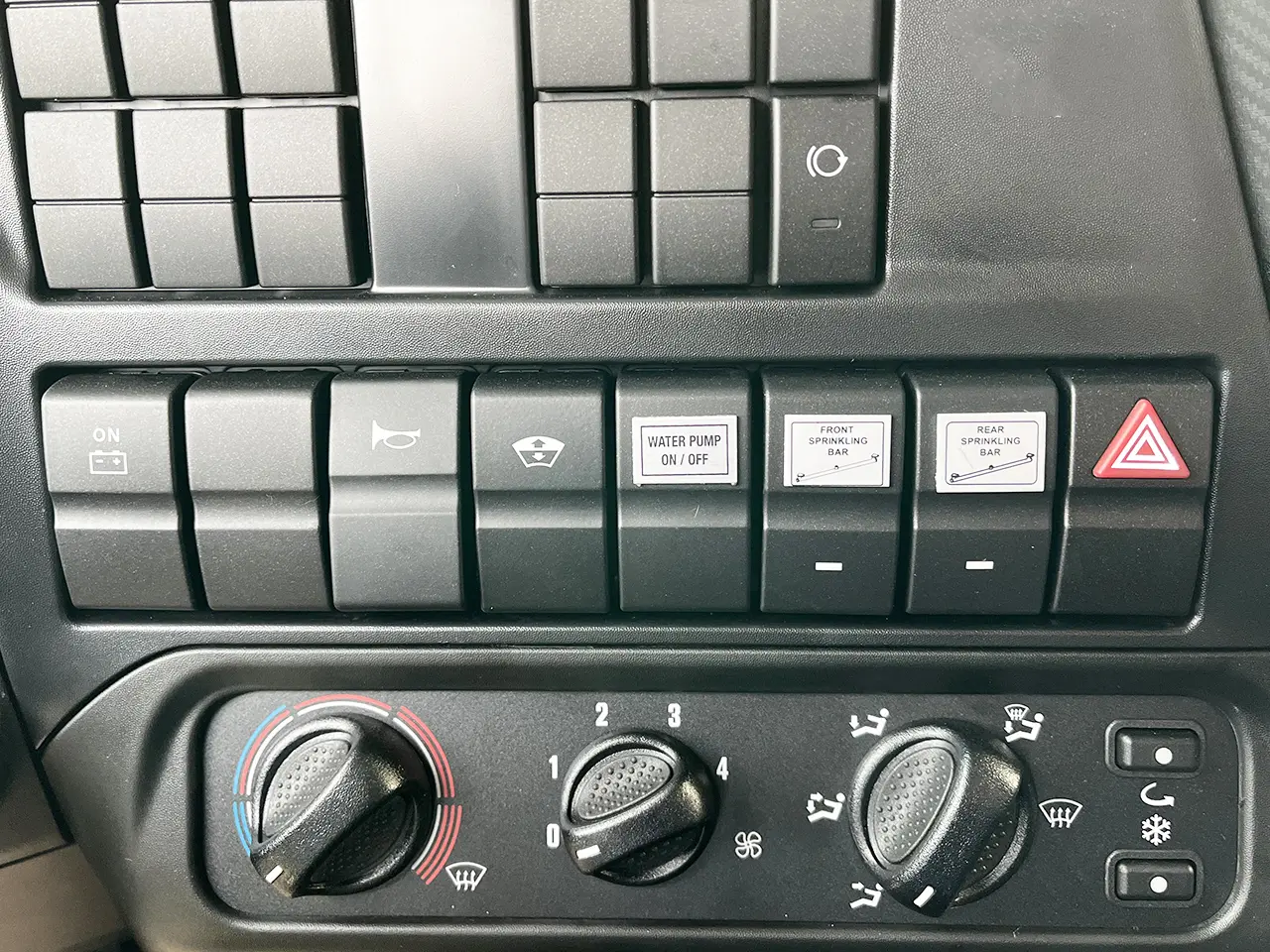 Iveco Trakker AT380T38H Camion citerne à eau 6x4 11