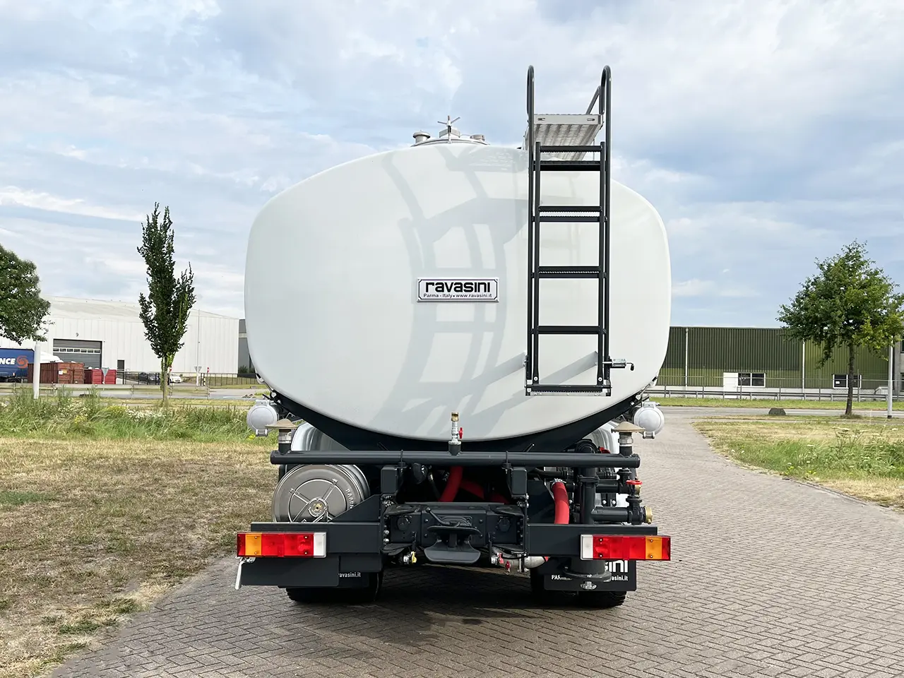 Iveco Trakker AT380T38H Camion citerne à eau 6x4 15