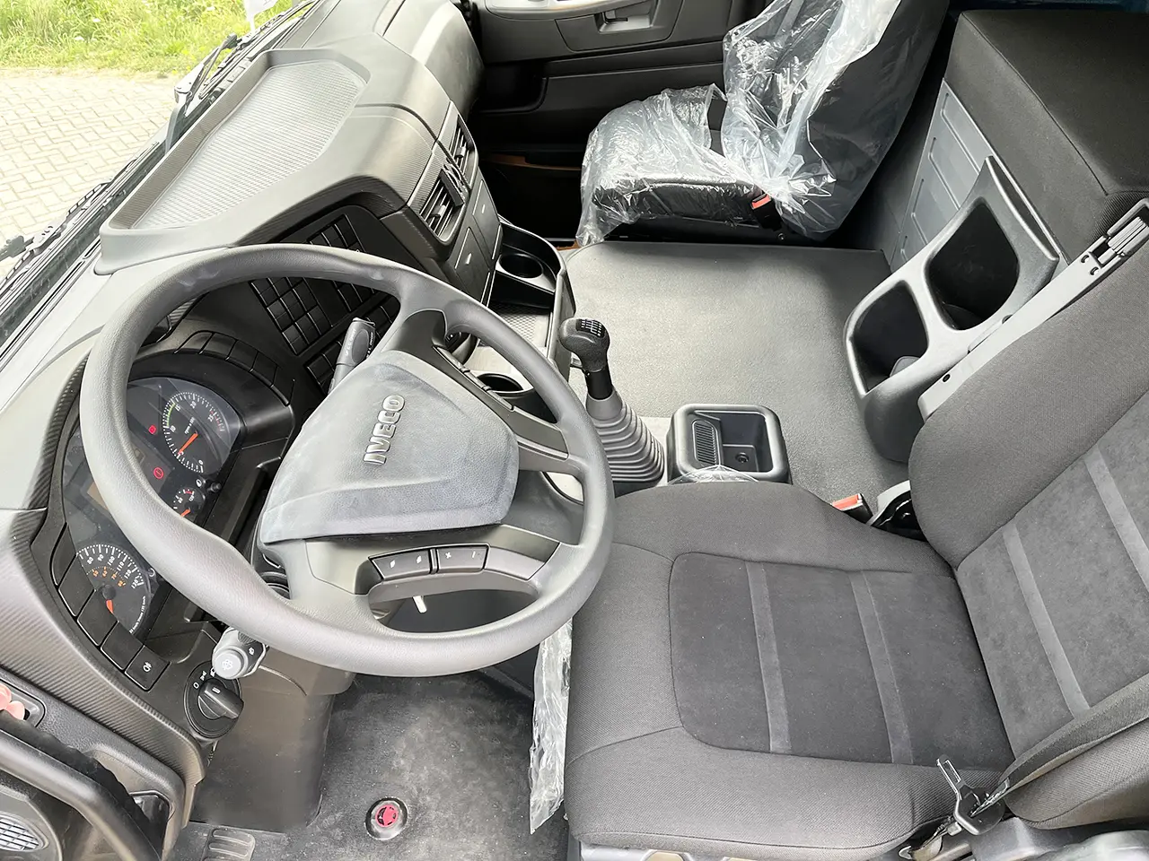 Iveco Trakker AT380T38H 6x4 Water Tank Truck 7