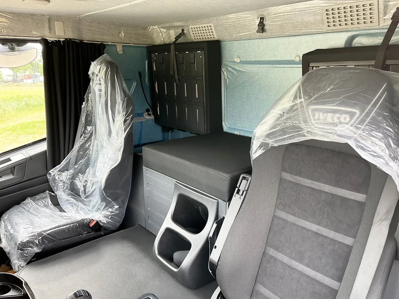 Iveco Trakker AT380T38H 6x4 Water Tank Truck 10