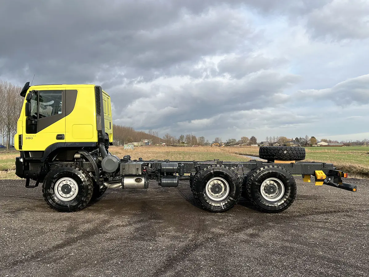 Iveco Trakker AT380T38WH-3820 6x6 Chassis Cabin