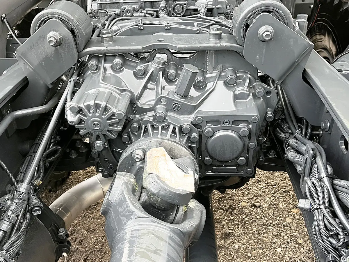 Iveco Trakker AT380T38WH-3820 Chassis Cabin 6x6 11