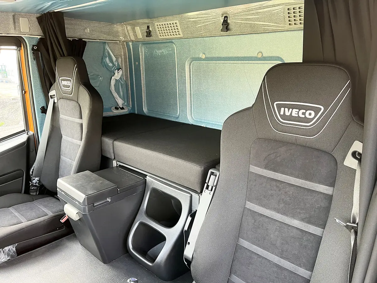 Iveco Trakker AT380T41H 6x4 Tipper Truck 9