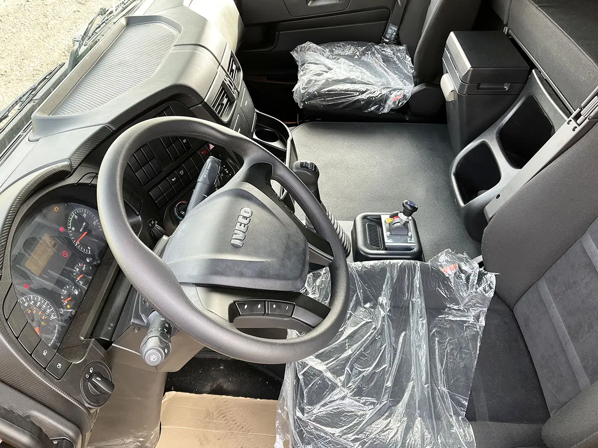 Iveco Trakker AT410T41H 8x4 Tipper Truck 7