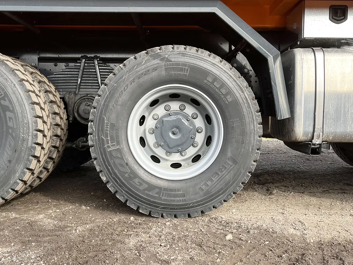 Iveco Trakker AT410T41H 8x4 Tipper Truck 17