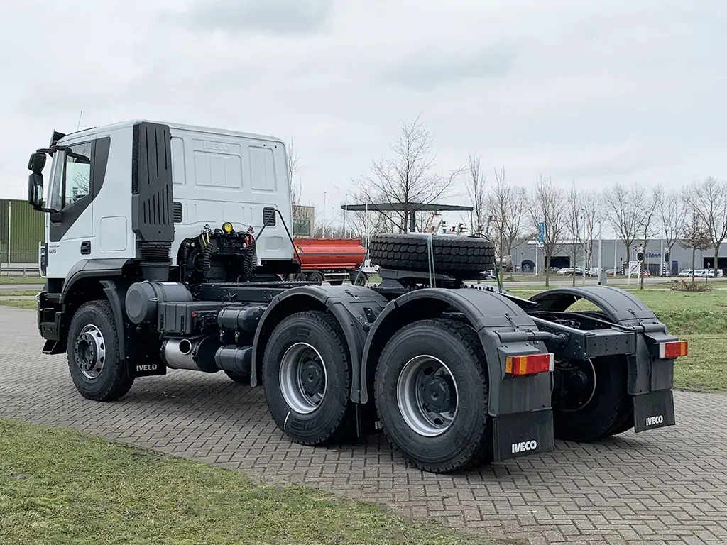 Iveco Trakker AT720T42TH Tractor Head 6x4 3