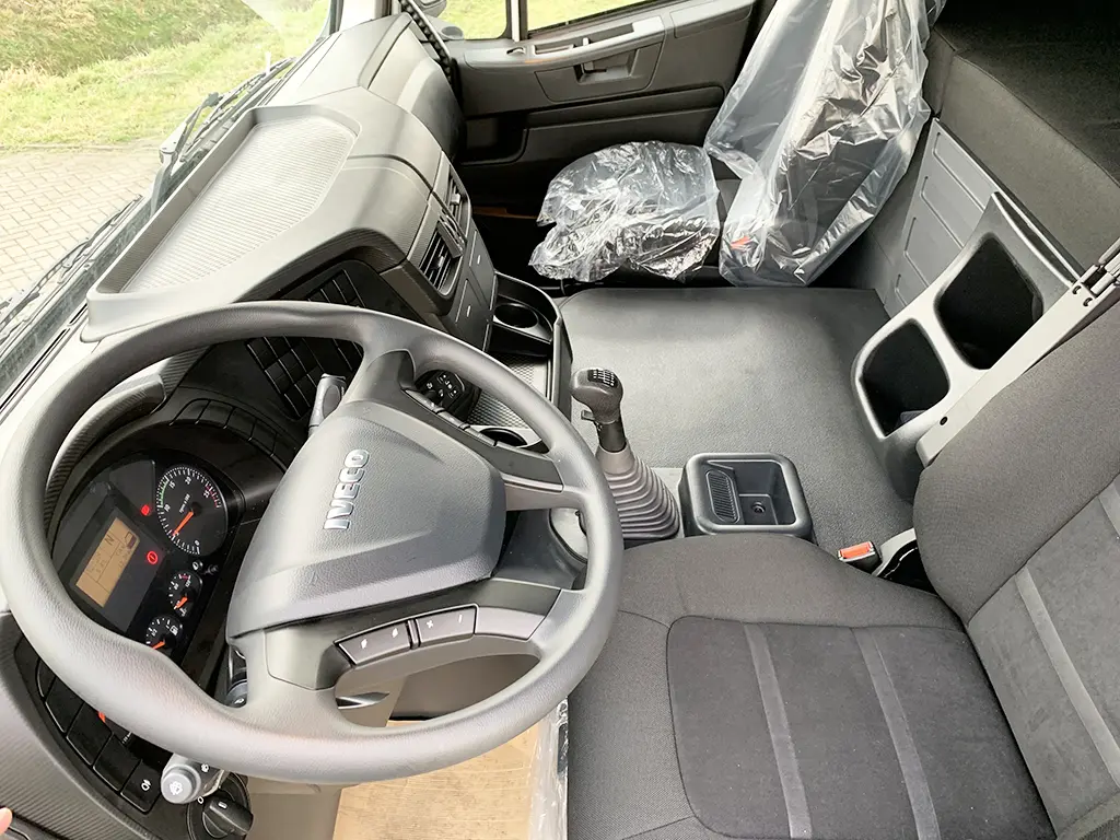 Iveco Trakker AT720T42TH Tractor Head 6x4 7