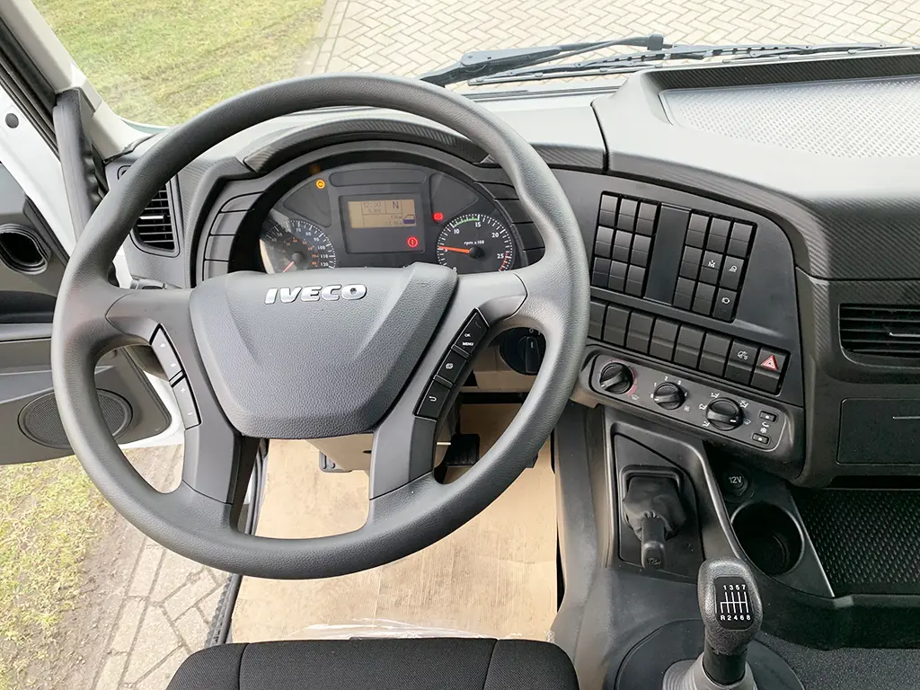 Iveco Trakker AT720T42TH Tractor Head 6x4 9