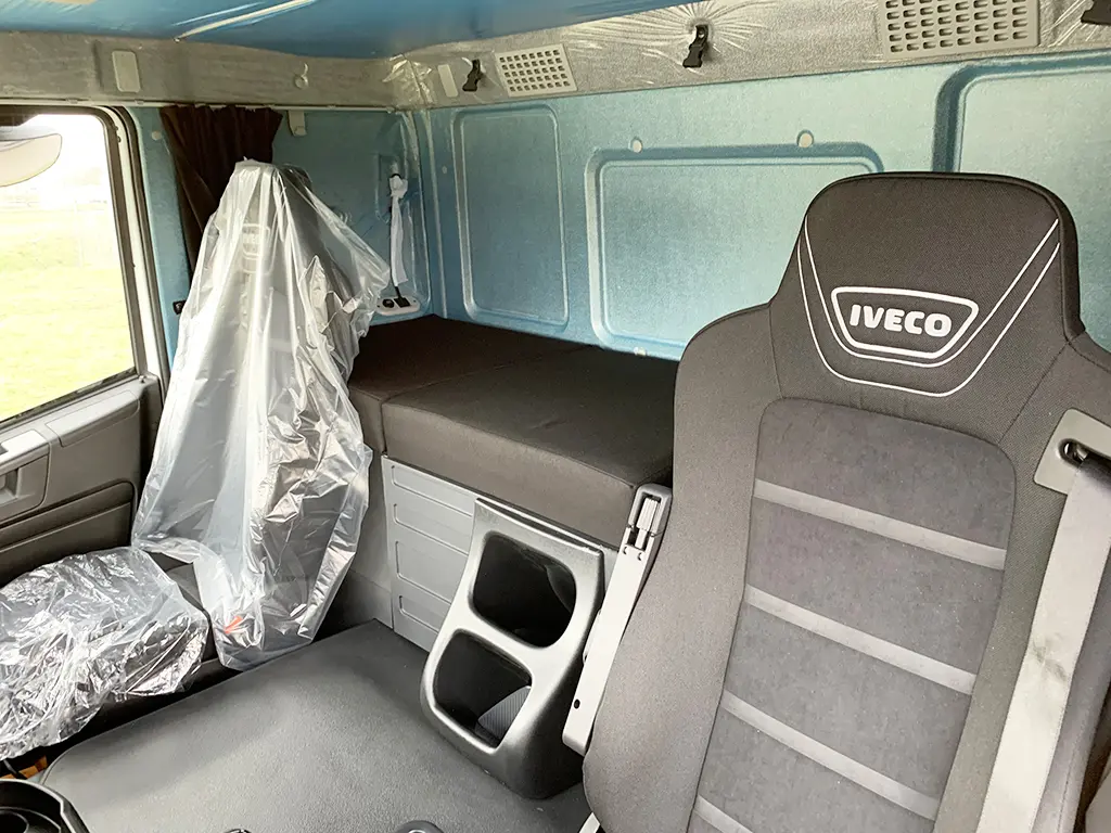 Iveco Trakker AT720T42TH Tractor Head 6x4 10