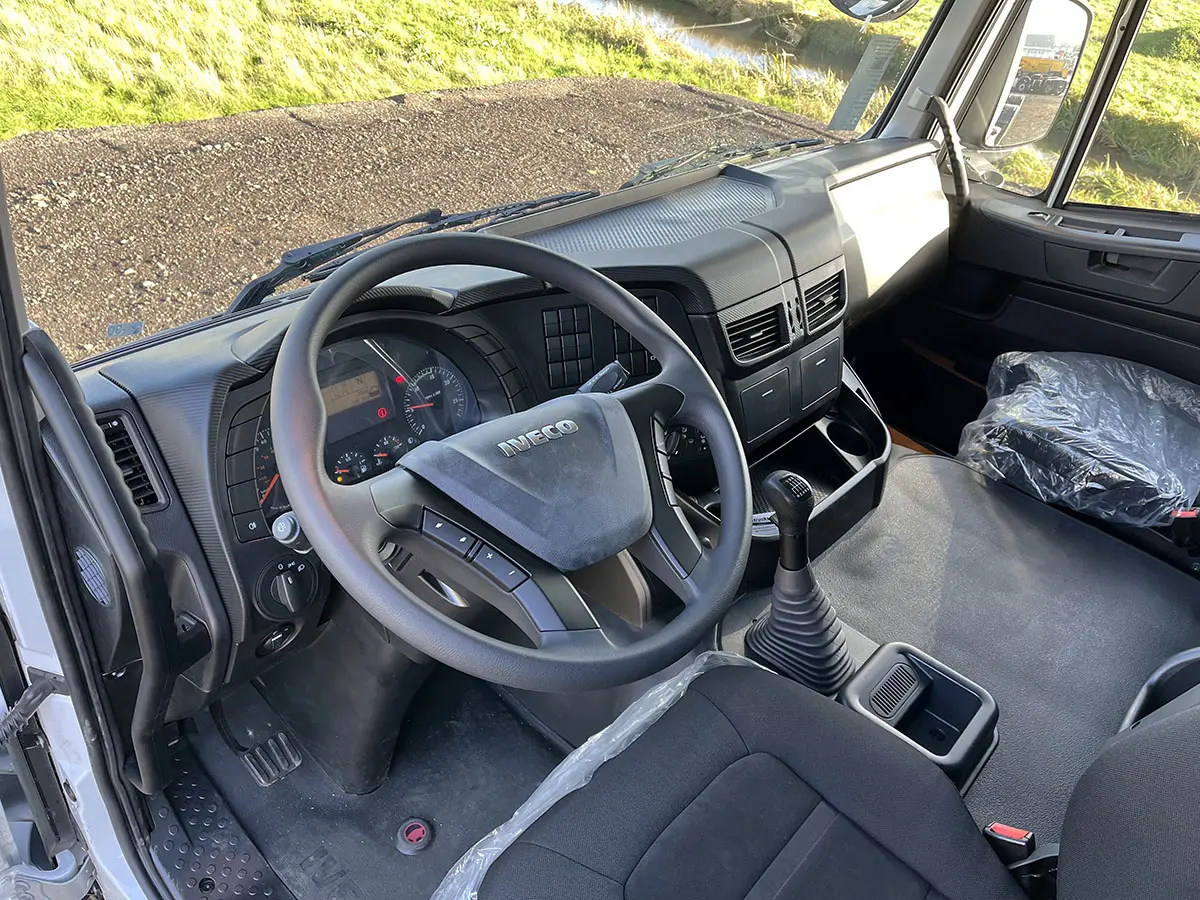 Iveco Trakker AT720T42TH ADR Hydraulic Tractor Head 6x4 8