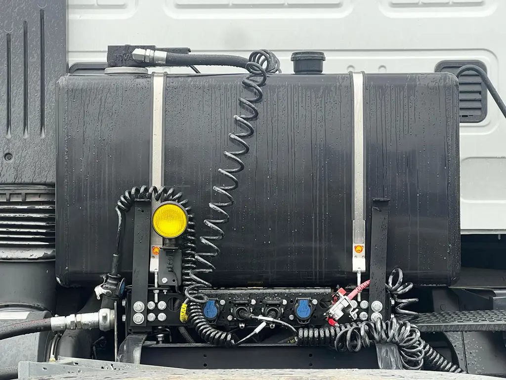 Iveco Trakker AT720T42TH ADR Hydraulic 6x4 Tractor Head 13