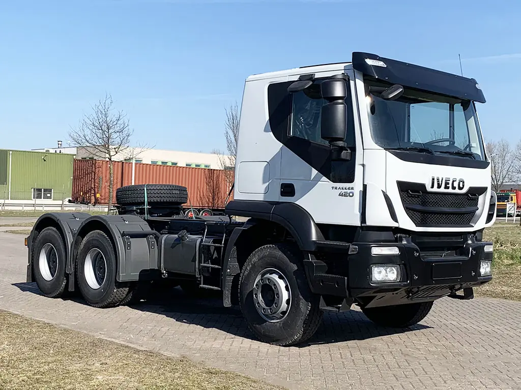 Iveco Trakker AT720T42TH AT 6x4 Tractor Head 4