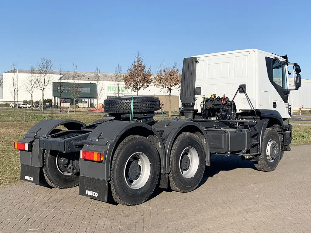 Iveco Trakker AT720T42TH AT Tractor Head 6x4 6