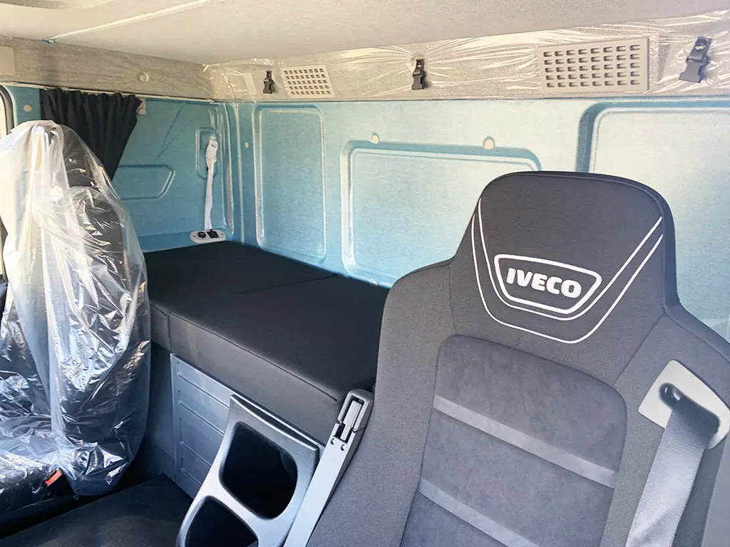 Iveco Trakker AT720T42TH AT 6x4 Tractor Head 10