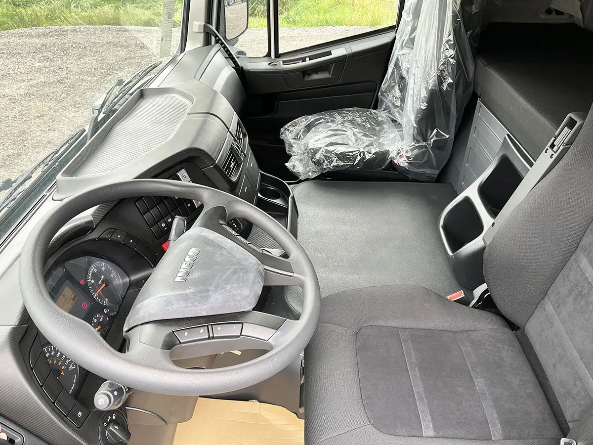 Iveco Trakker AT720T42TH AT ADR 6x4 Tractor Head 7