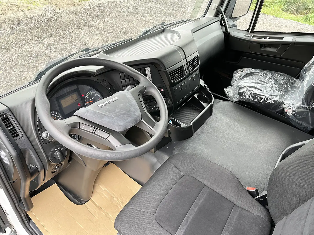 Iveco Trakker AT720T42TH AT ADR Tractor Head 6x4 8