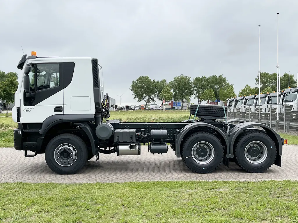 Iveco Trakker AT720T48TH Tractor Head 6x4 2