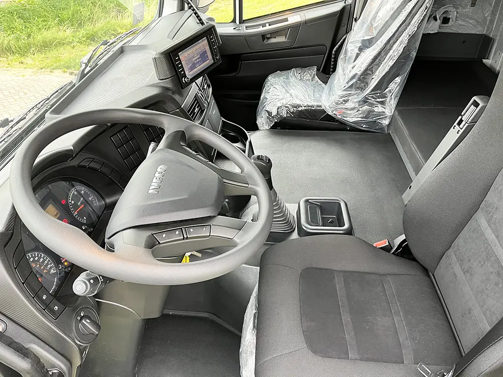Iveco Trakker AT720T48TH Tractor Head 6x4 7