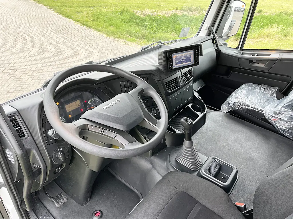 Iveco Trakker AT720T48TH Tractor Head 6x4 8