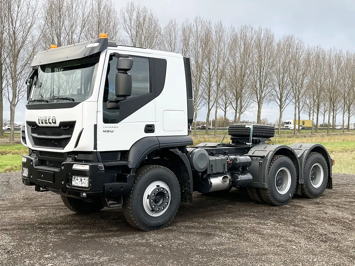 Iveco Trakker AT720T48TH 6x4 Tractor Head
