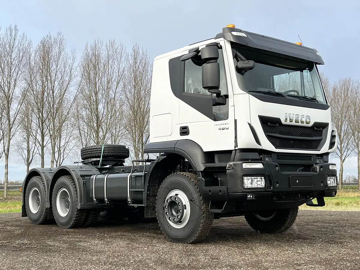 Iveco Trakker AT720T48TH 6x4 Tractor Head 4