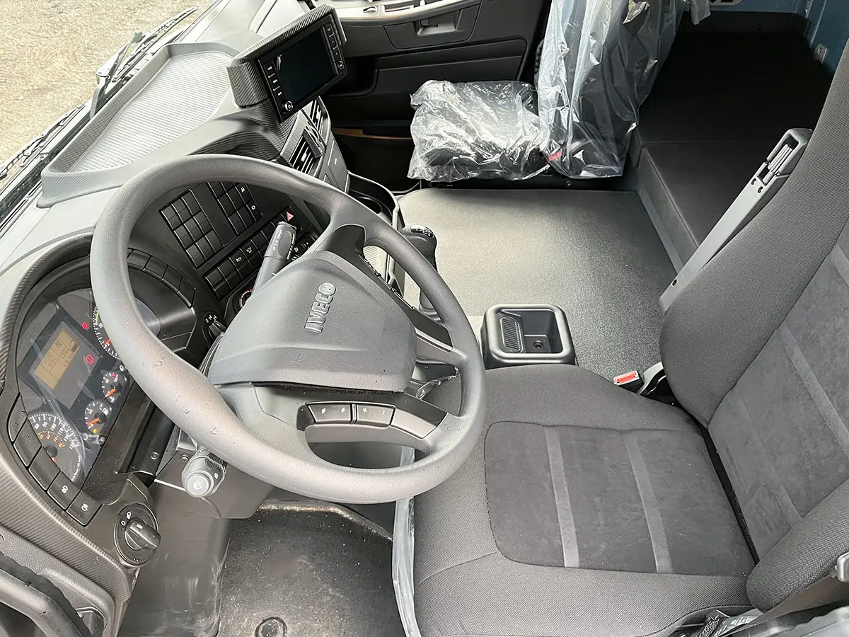 Iveco Trakker AT720T48TH Tractor Head 6x4 7