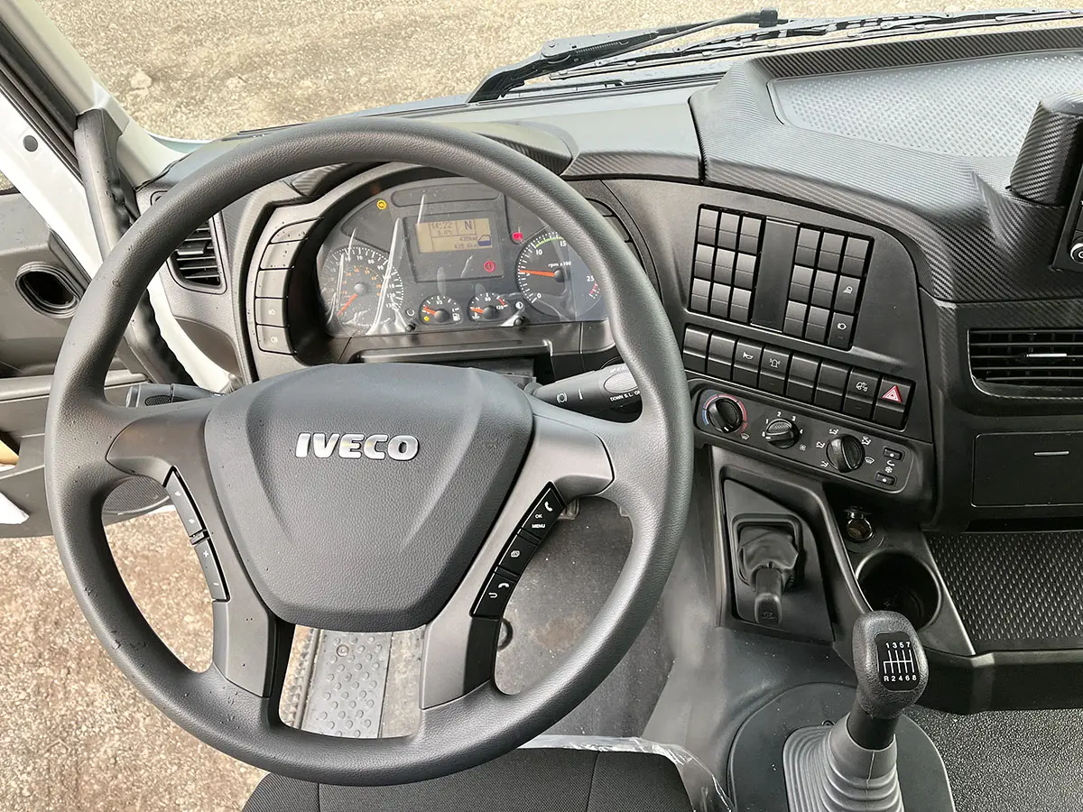 Iveco Trakker AT720T48TH Tractor Head 6x4 9