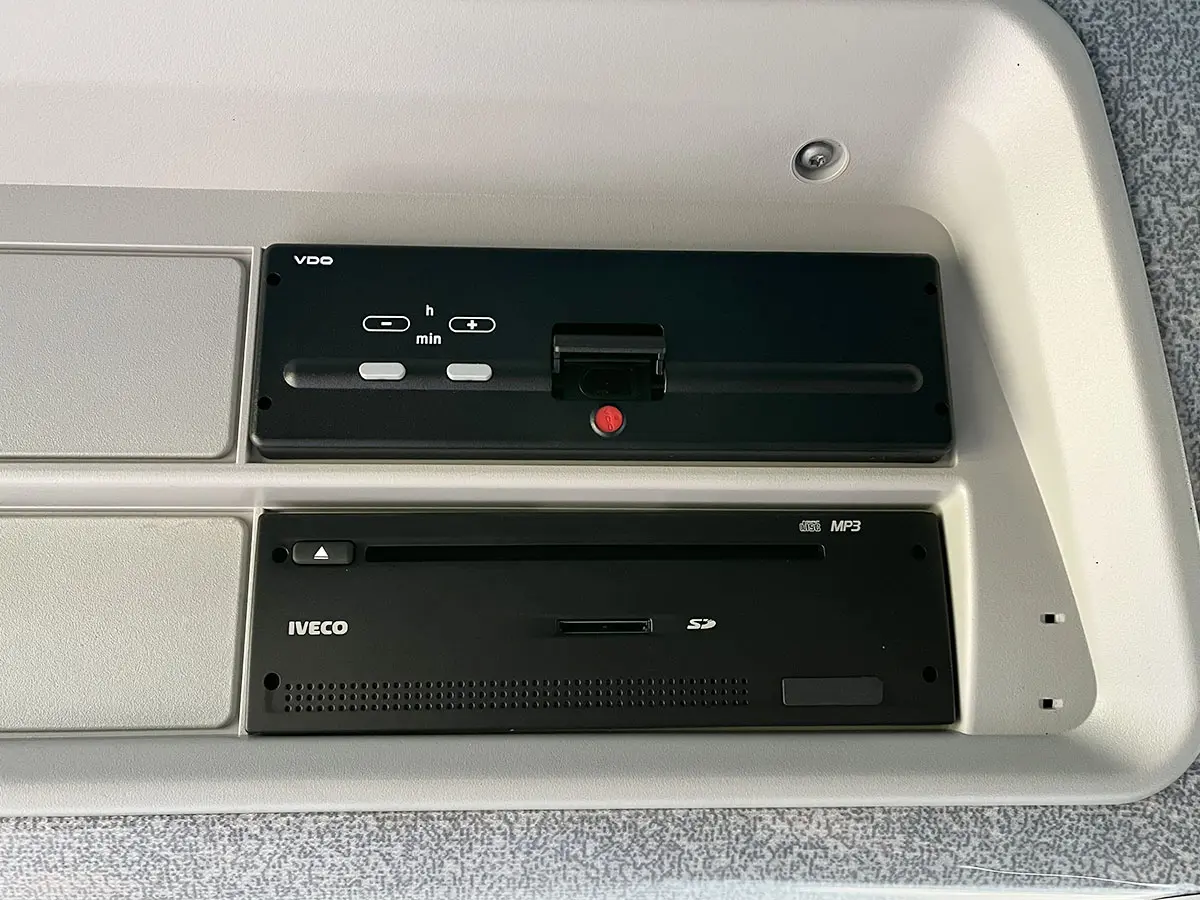 Iveco Trakker AT720T48TH 6x4 Tractor Head 12