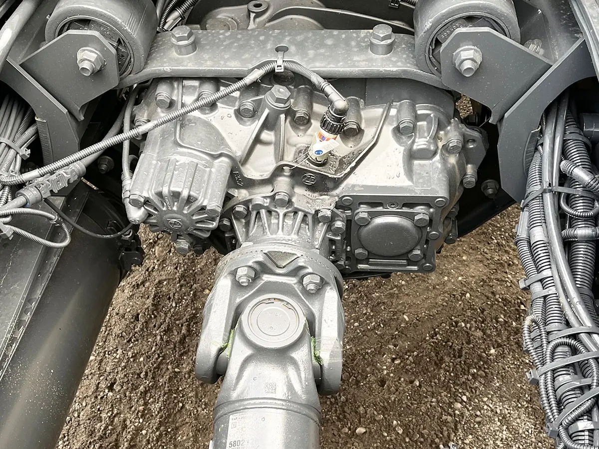 Iveco Trakker AT720T48TH 6x4 Tractor Head 13