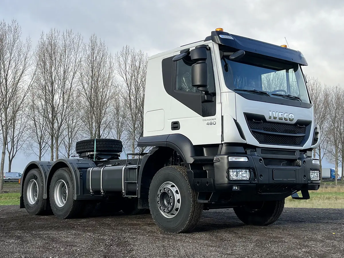 Iveco Trakker AT720T48TH 6x4 Tractor Head 4