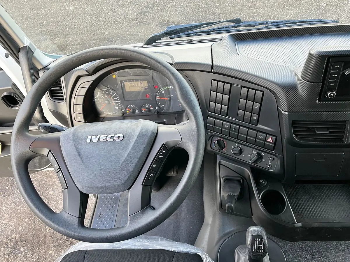 Iveco Trakker AT720T48TH Tractor Head 6x4 9