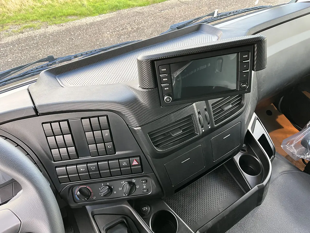 Iveco Trakker AT720T48TH Tractor Head 6x4 11