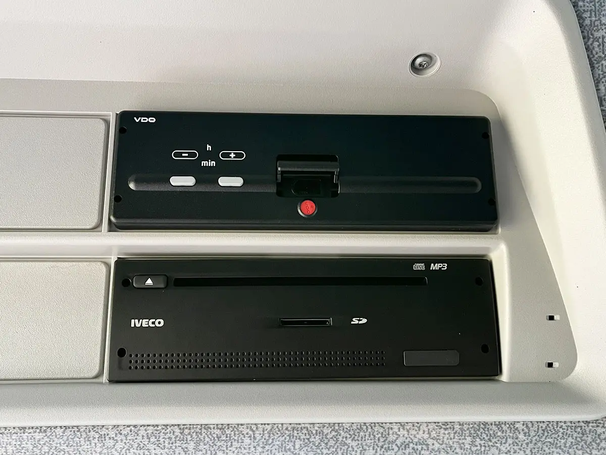 Iveco Trakker AT720T48TH 6x4 Tractor Head 12