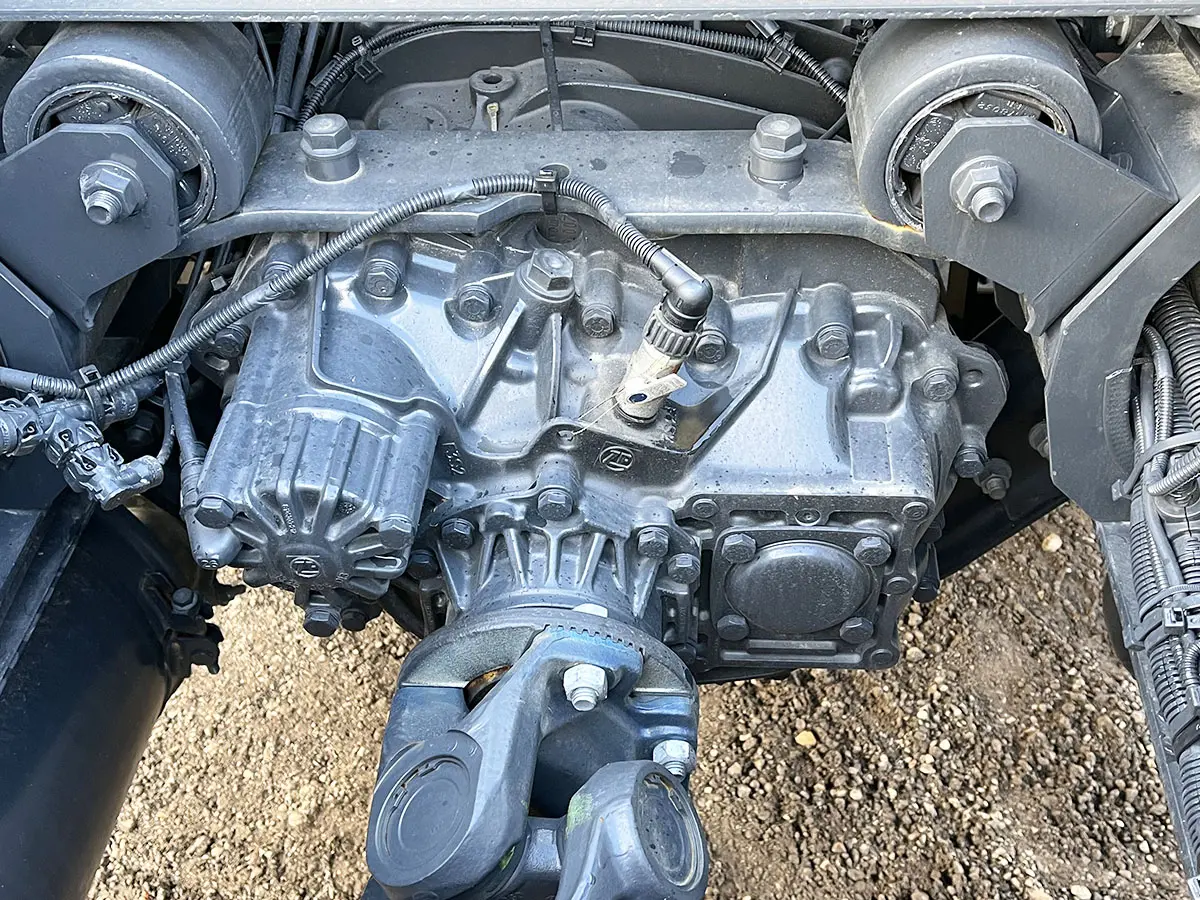 Iveco Trakker AT720T48TH 6x4 Tractor Head 13