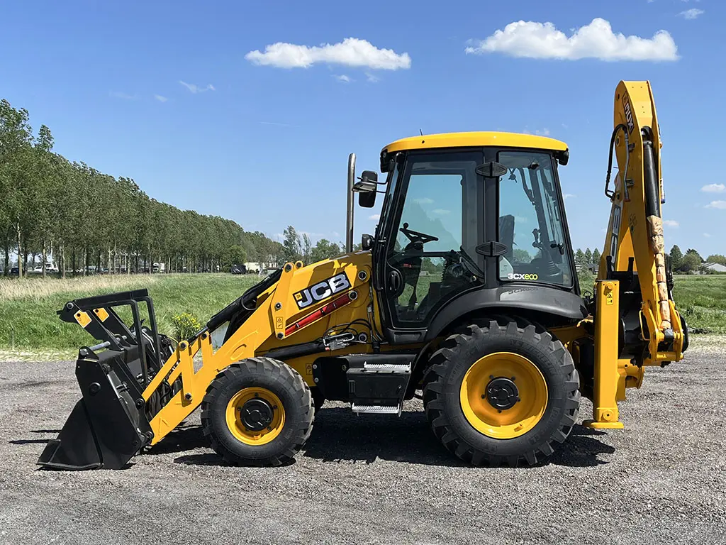 JCB 3CX 4x4 Backhoe Loader 2