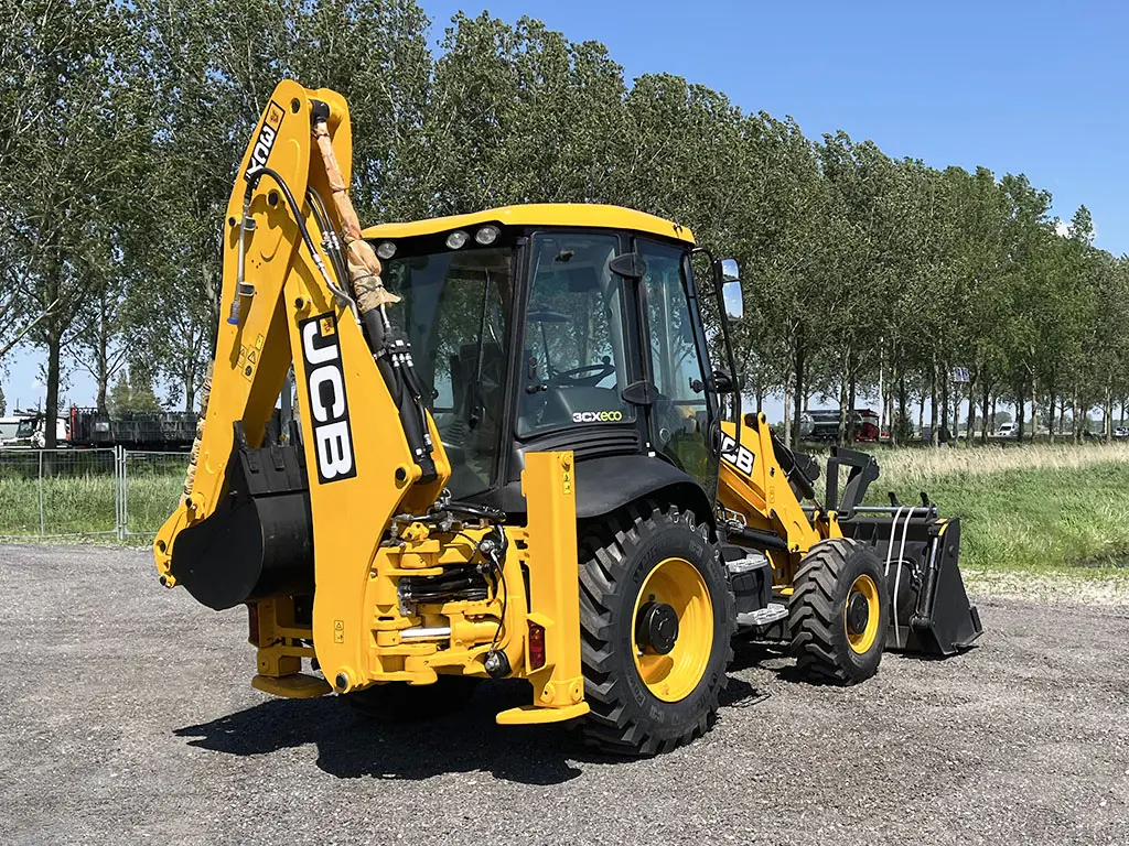 JCB 3CX 4x4 Backhoe Loader 6